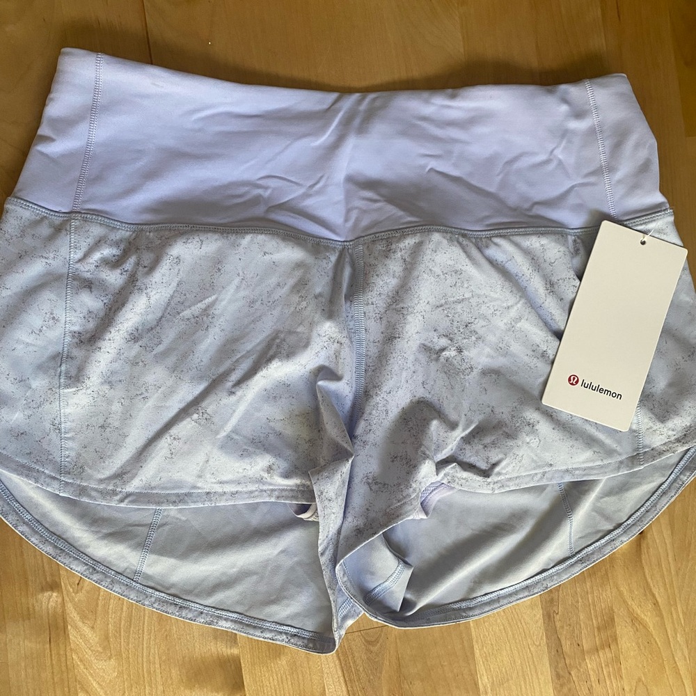 Lululemon Speed Up Low-Rise Lined Shorts 2.5”; Size 8